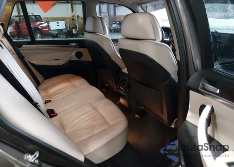 2011 BMW X5 xDrive35I/xDrive35I Premium/xDrive35I Sport Activity z USA, uszkodzony, nr VIN 5UXZV4C57BL400841